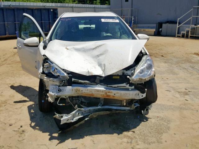 JTDKDTB36E1564002 - 2014 TOYOTA PRIUS C WHITE photo 9