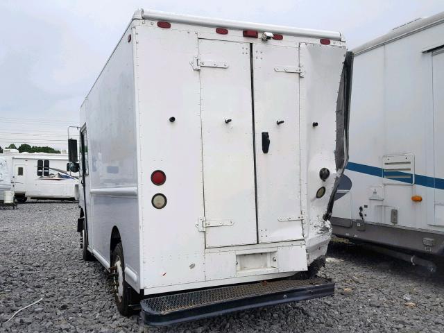 4UZAANCP75CU90882 - 2005 FREIGHTLINER CHASSIS M WHITE photo 3