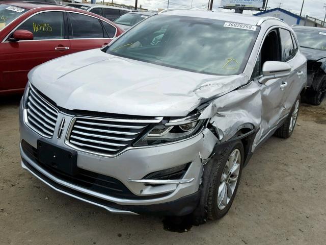 5LMCJ2C93HUL16831 - 2017 LINCOLN MKC SELECT SILVER photo 2