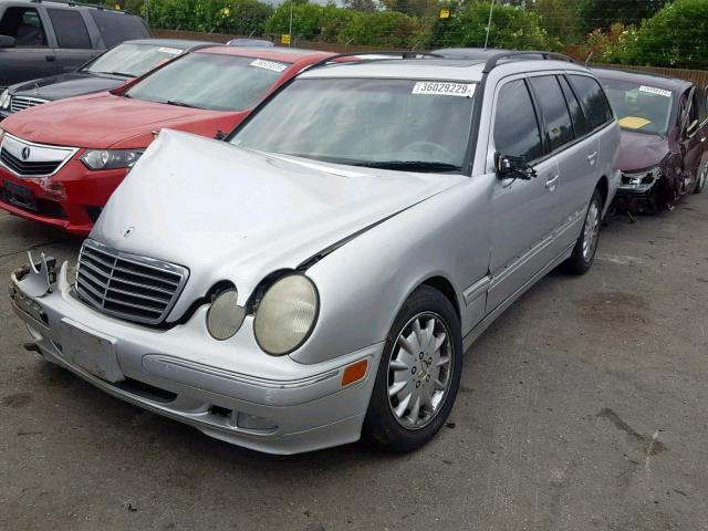 WDBJH65J01B250053 - 2001 MERCEDES-BENZ E 320 SILVER photo 2