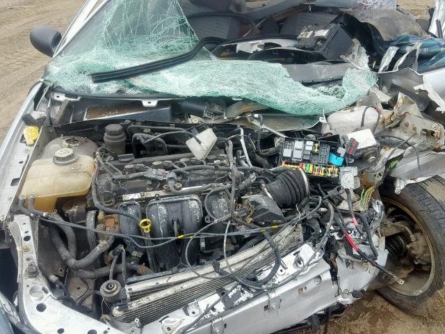 1FAFP34NX6W129274 - 2006 FORD FOCUS ZX4 SILVER photo 7