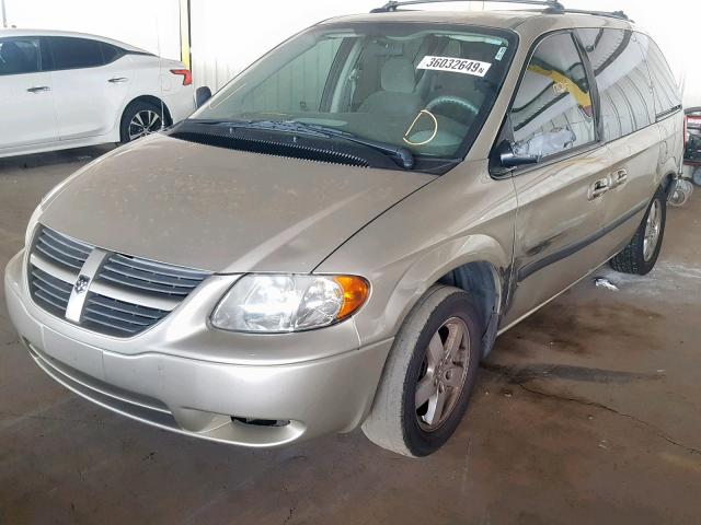 1D4GP45R95B416913 - 2005 DODGE CARAVAN SX GOLD photo 2