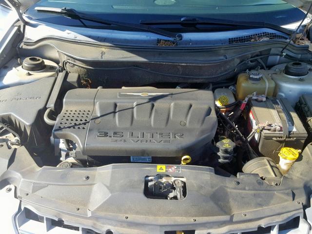 2C8GF68405R422675 - 2005 CHRYSLER PACIFICA T SILVER photo 7