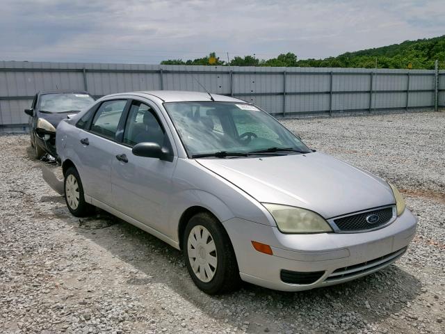 1FAFP34N15W300721 - 2005 FORD FOCUS ZX4 SILVER photo 1