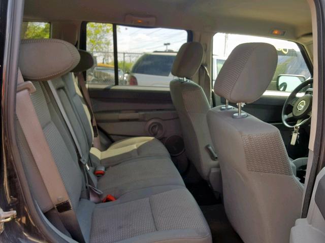 1J8HG48K76C203916 - 2006 JEEP COMMANDER BLACK photo 6