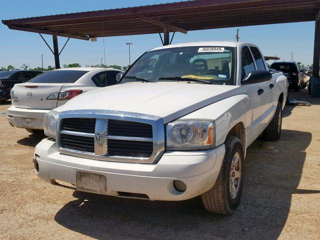 1D7HE48NX6S612317 - 2006 DODGE DAKOTA QUA WHITE photo 2