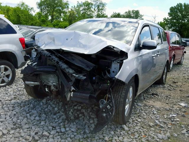 KNDMB5C18G6095251 - 2016 KIA SEDONA LX SILVER photo 2