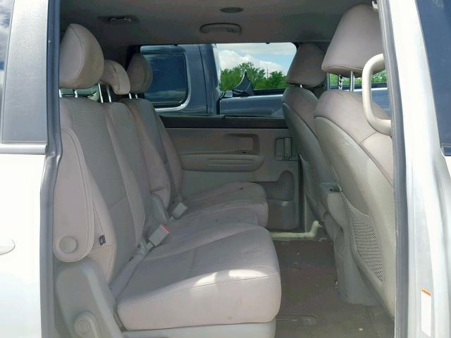 KNDMB5C18G6095251 - 2016 KIA SEDONA LX SILVER photo 6