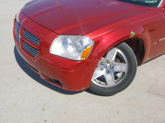 2D4FV48V25H661523 - 2005 DODGE MAGNUM SXT RED photo 9