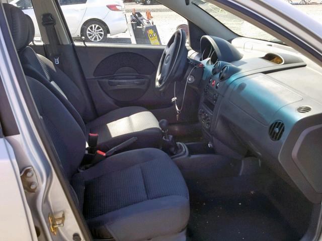 KL1TD56646B534875 - 2006 CHEVROLET AVEO BASE Күміс фото 5