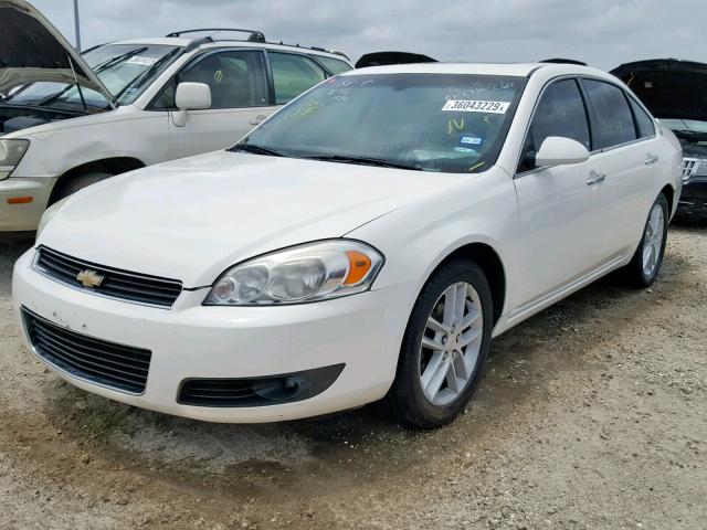 2G1WU583389176027 - 2008 CHEVROLET IMPALA LTZ WHITE photo 2