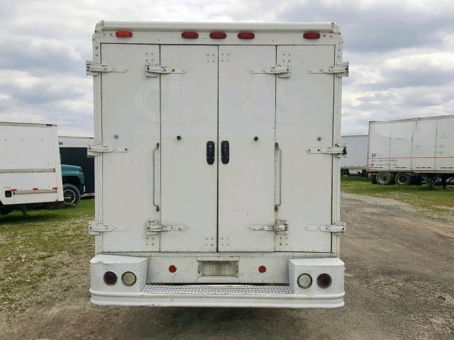 4UZAANBW13CK68876 - 2003 FREIGHTLINER CHASSIS M WHITE photo 6