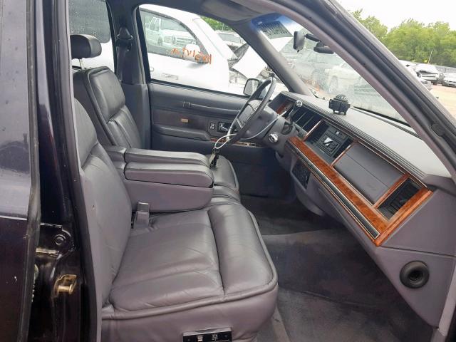 1LNLM83W7PY742984 - 1993 LINCOLN TOWN CAR C GRAY photo 5