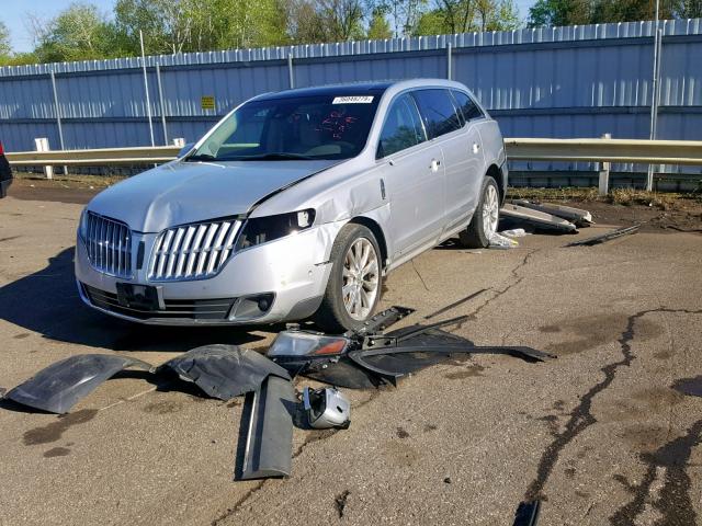 2LMHJ5AT5ABJ04649 - 2010 LINCOLN MKT SILVER photo 2