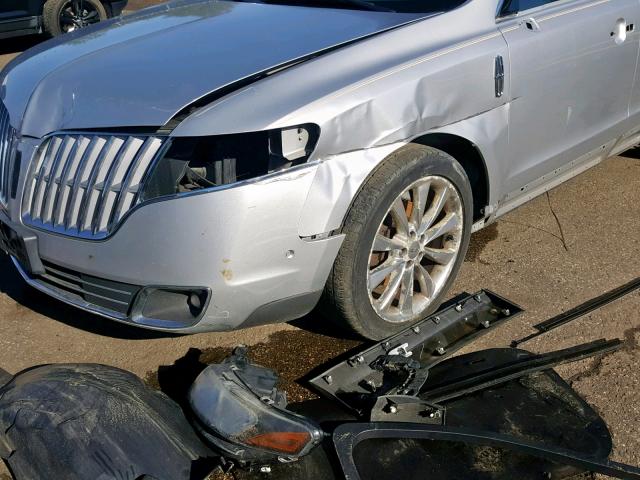 2LMHJ5AT5ABJ04649 - 2010 LINCOLN MKT SILVER photo 9