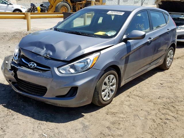 KMHCT5AE7HU322338 - 2017 HYUNDAI ACCENT SE GRAY photo 2