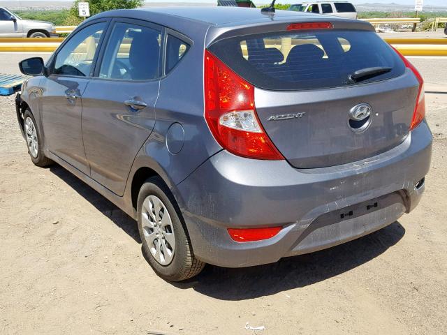 KMHCT5AE7HU322338 - 2017 HYUNDAI ACCENT SE GRAY photo 3