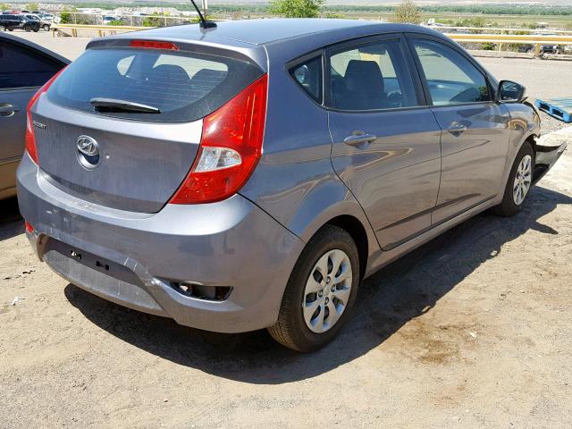 KMHCT5AE7HU322338 - 2017 HYUNDAI ACCENT SE GRAY photo 4