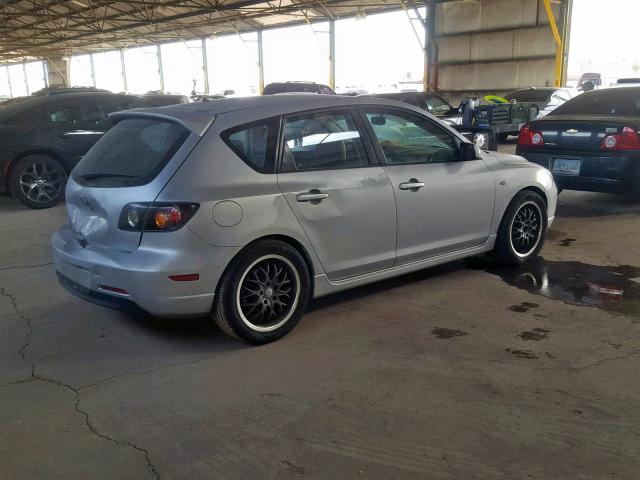 JM1BK343051259016 - 2005 MAZDA 3 HATCHBAC GRAY photo 4