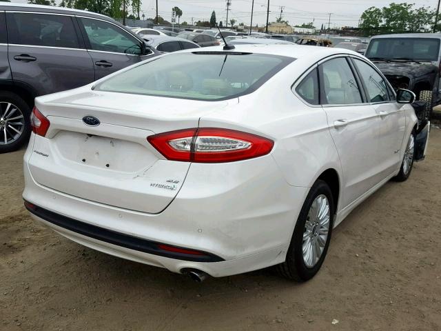 3FA6P0LU9DR386000 - 2013 FORD FUSION SE WHITE photo 4