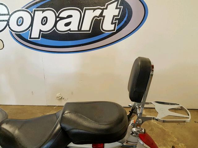 JH2RC50477M304113 - 2007 HONDA VT750 WHITE photo 6