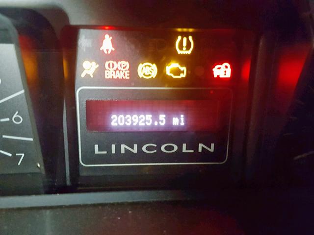 5LMFU285X7LJ08377 - 2007 LINCOLN NAVIGATOR Blanc photo 8