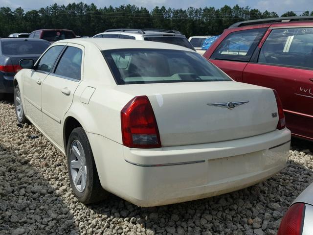 2C3JA53G85H566664 - 2005 CHRYSLER 300 TOURIN CREAM photo 3