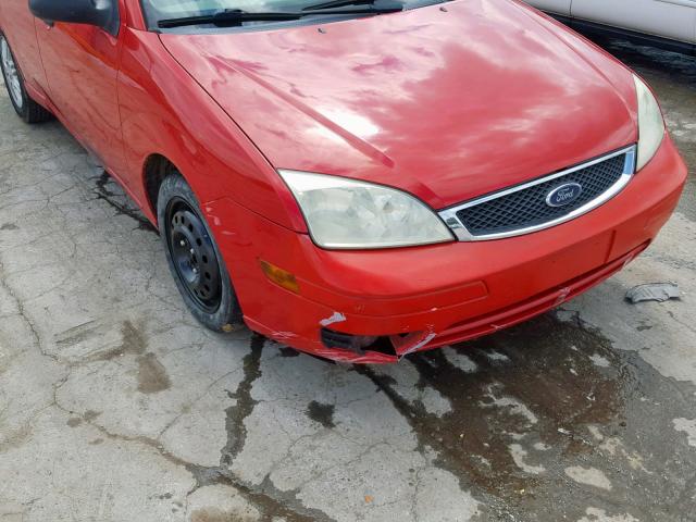 1FAFP34N25W139635 - 2005 FORD FOCUS ZX4 RED photo 9