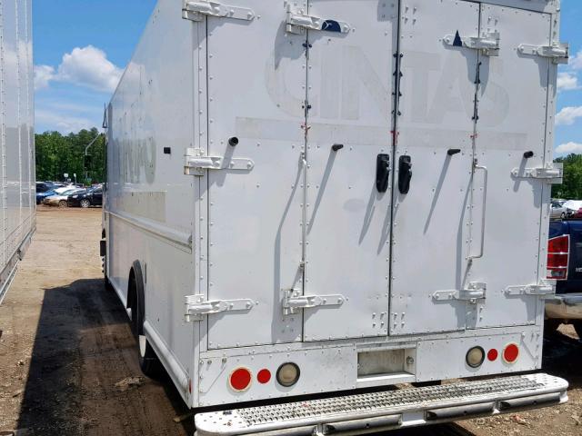 4UZAANBW27CY45002 - 2007 FREIGHTLINER CHASSIS M WHITE photo 3