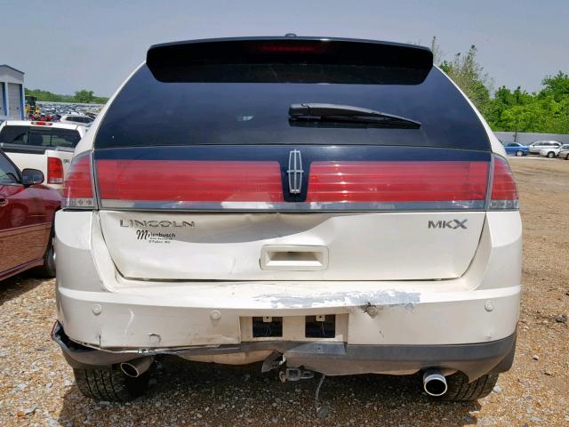 2LMDU68C48BJ02838 - 2008 LINCOLN MKX CREAM photo 9