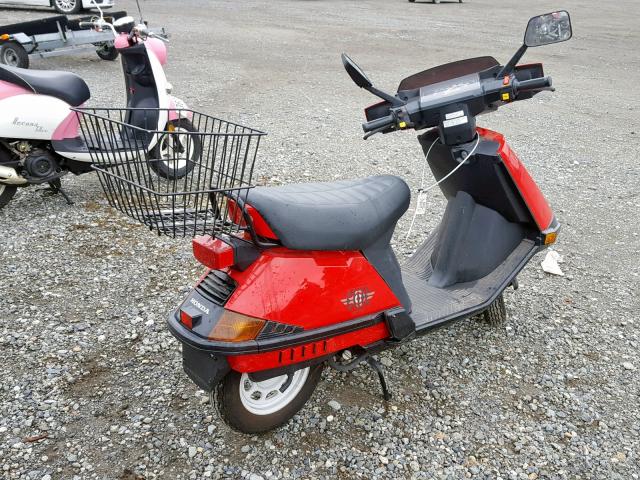 3H1HF03083D801169 - 2003 HONDA CH80 RED photo 4