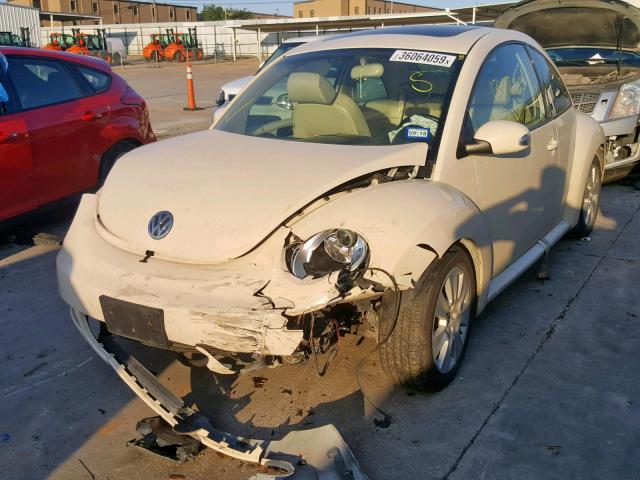 3VWRW31C79M514600 - 2009 VOLKSWAGEN NEW BEETLE WHITE photo 2