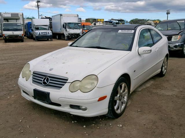 WDBRN40J53A463158 - 2003 MERCEDES-BENZ C 230K SPO WHITE photo 2