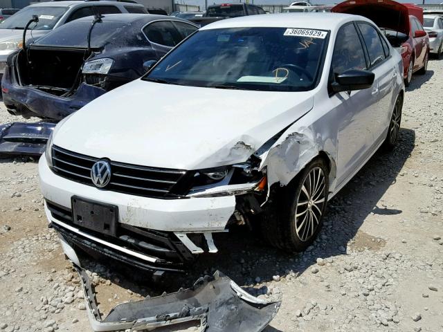 3VWD17AJXGM346320 - 2016 VOLKSWAGEN JETTA SPOR WHITE photo 2