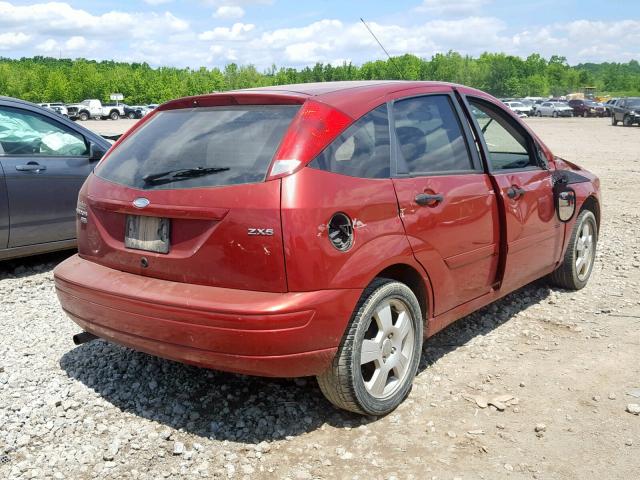 3FAFP37N55R104750 - 2005 FORD FOCUS ZX5 RED photo 4