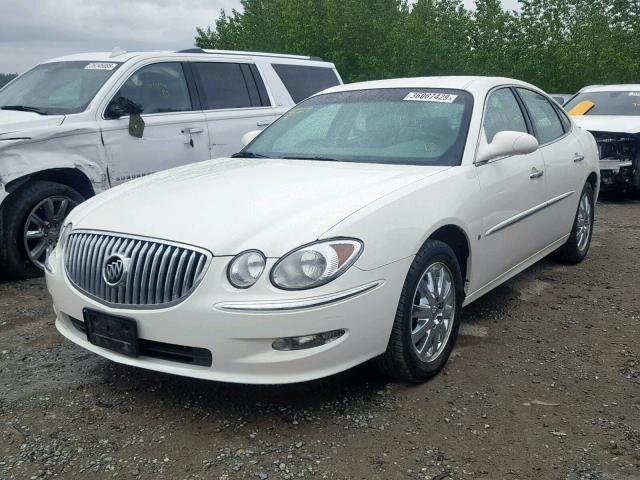 2G4WD582281231785 - 2008 BUICK LACROSSE C WHITE photo 2