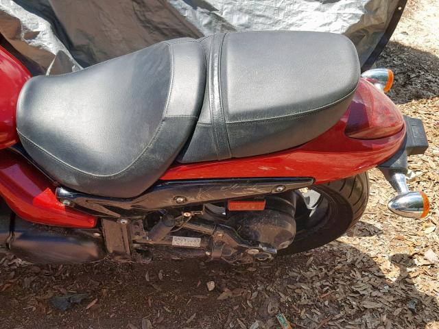 JS1VY55A9H2100024 - 2017 SUZUKI VZ1500 RED photo 6