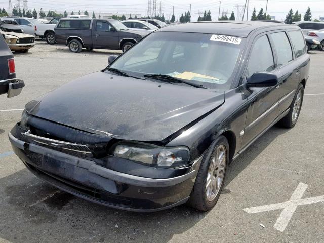 YV1SW58D522240738 - 2002 VOLVO V70 2.4T BLACK photo 2