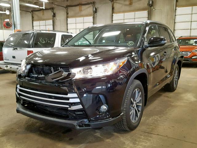 5TDJZRFH7JS834647 - 2018 TOYOTA HIGHLANDER BLACK photo 2