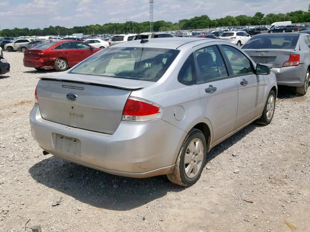 1FAHP34N68W248161 - 2008 FORD FOCUS S/SE SILVER photo 4