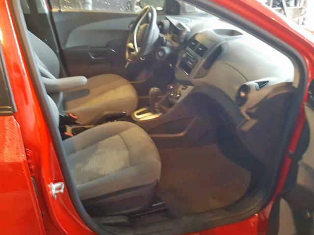 1G1JA6SHXC4125035 - 2012 CHEVROLET SONIC LS RED photo 5