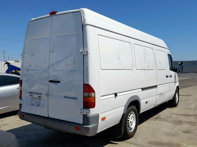 WD2PD744255767057 - 2005 DODGE SPRINTER WHITE photo 4