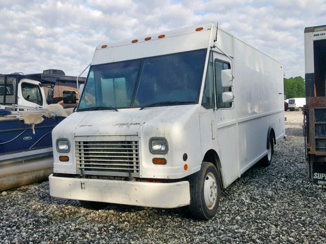 4UZAANBW15CU14938 - 2005 FREIGHTLINER CHASSIS M WHITE photo 2