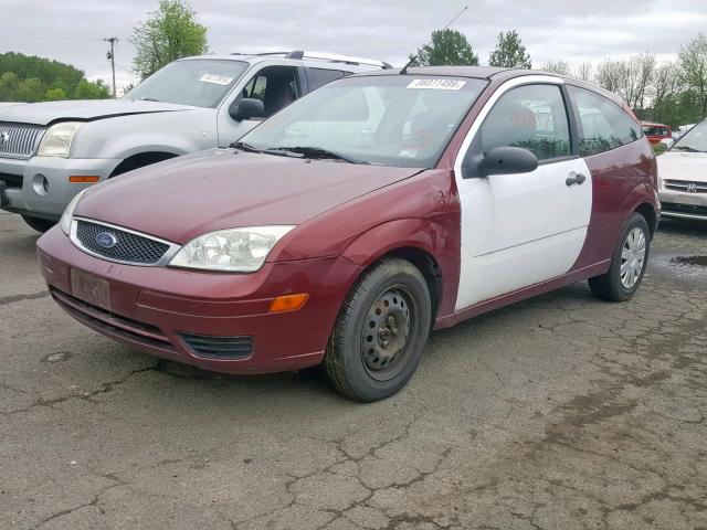 1FAFP31N96W257610 - 2006 FORD FOCUS ZX3 RED photo 2