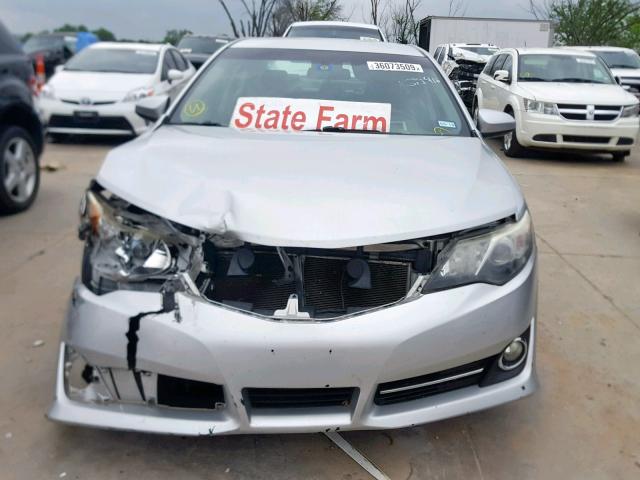 4T1BF1FK6CU153318 - 2012 TOYOTA CAMRY BASE SILVER photo 9