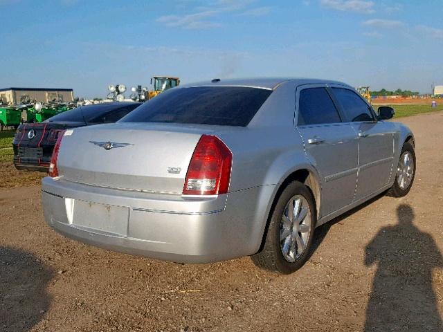 2C3KA53G47H705504 - 2007 CHRYSLER 300 TOURIN SILVER photo 4