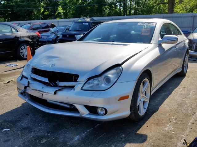 WDDDJ7CB3BA172885 - 2011 MERCEDES-BENZ CLS 550 SILVER photo 2