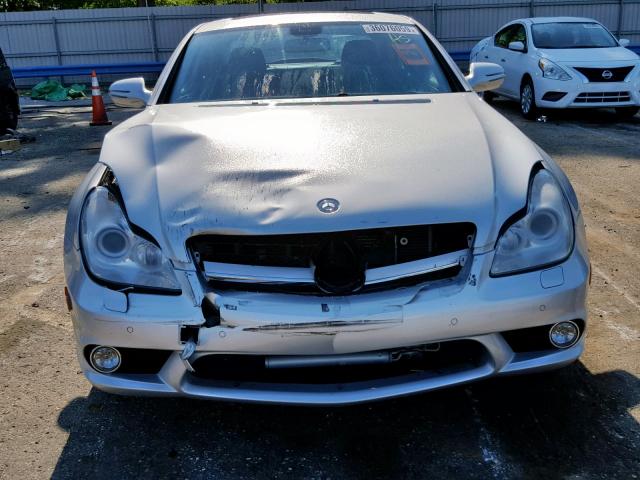 WDDDJ7CB3BA172885 - 2011 MERCEDES-BENZ CLS 550 SILVER photo 9