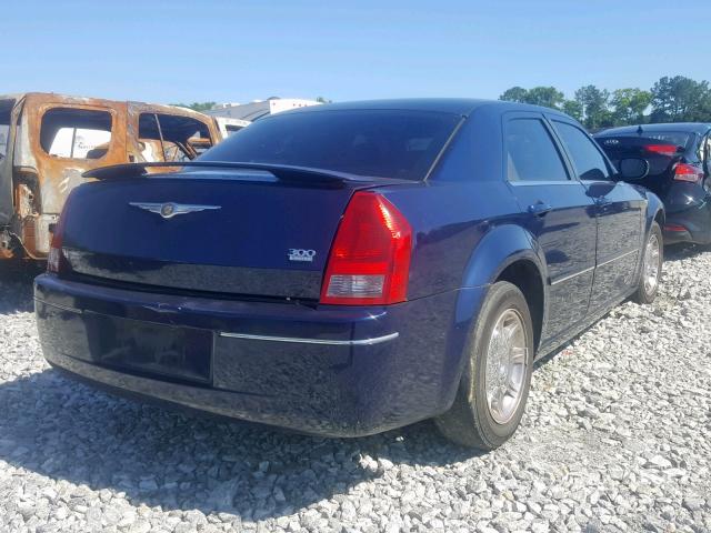 2C3JA53G95H630243 - 2005 CHRYSLER 300 TOURIN BLUE photo 4