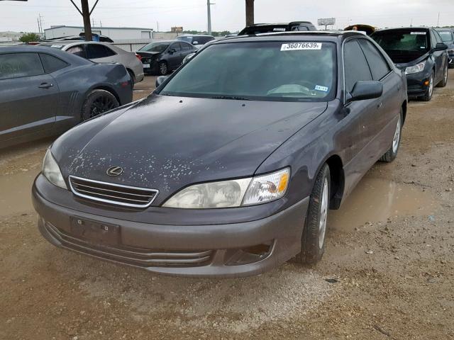 JT8BF28G4Y0257368 - 2000 LEXUS ES 300 GRAY photo 2